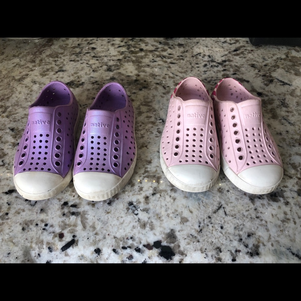 Toddler girls Native Jefferson shoes size 8 GUC